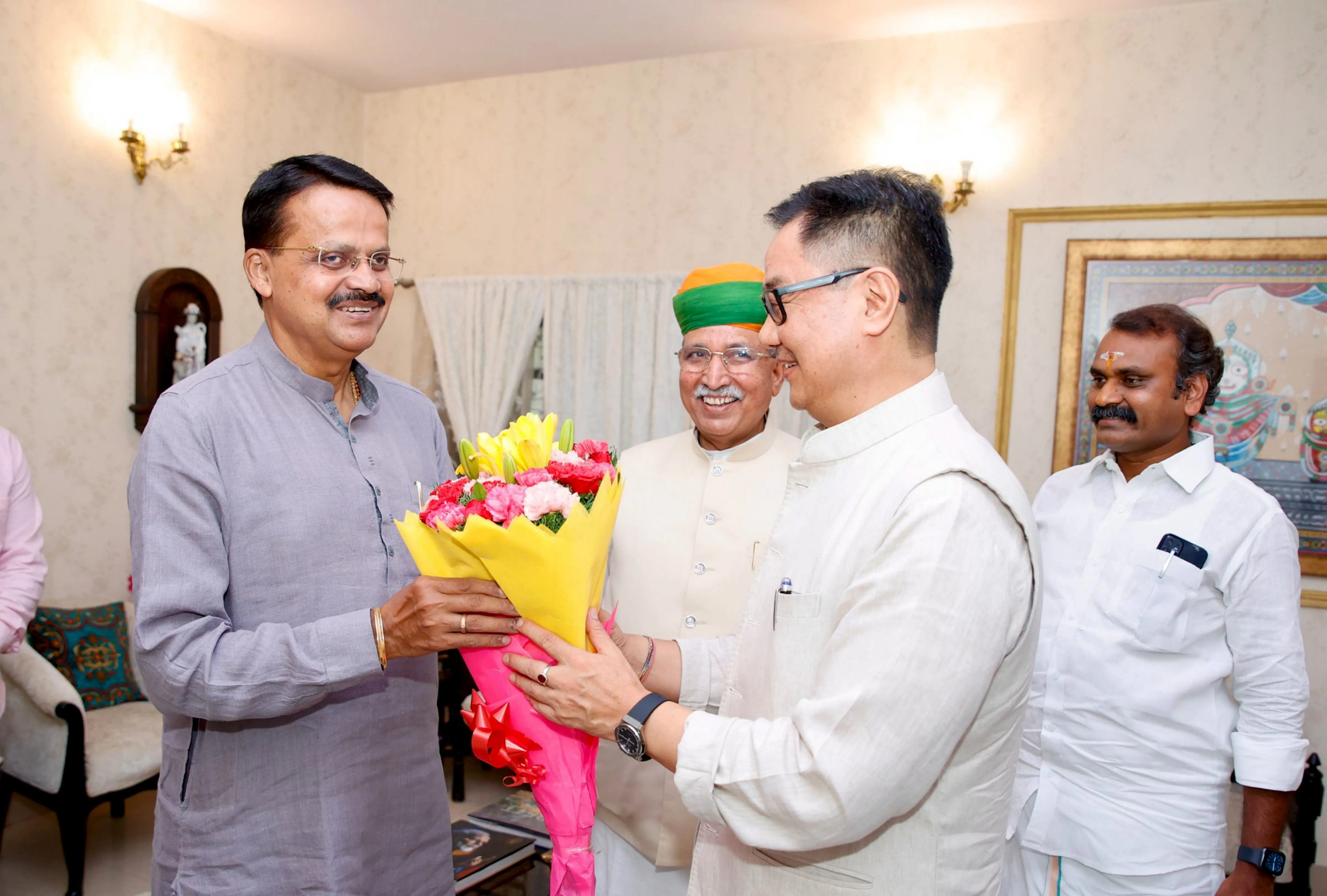 Lok Sabha Session: Senior BJP MP Bhartrihari Mahtab took oath as Protem Speaker, Rajya Sabha session will start after electing the Speaker Lok Sabha Session: सीनियर भाजपा सांसद भर्तृहरि महताब ने ली प्रोटेम स्पीकर के पद की शपथ, अध्यक्ष चुनने के बाद शुरू होगा राज्यसभा का सत्र