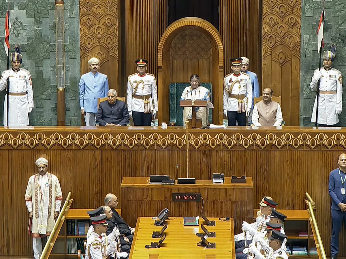 Many historic steps will be taken in upcoming budget: President Murmu राष्ट्रपति मुर्मू ने दोनों सदनों की संयुक्त बैठक को किया संबोधित, कहा- आने वाले बजट में उठाए जाएंगे कई ऐतिहासिक कदम