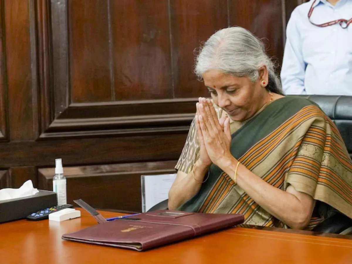 भूटान की यात्रा पर वित्त मंत्री सीतारमण, आर्थिक संबंध होंगे मजबूत वित्त मंत्रालय ने बजट में कर दरों और अनुपालन कम करने पर उद्योग जगत से राय मांगी, FinMin seeks views on tax rates, laws for reducing litigation