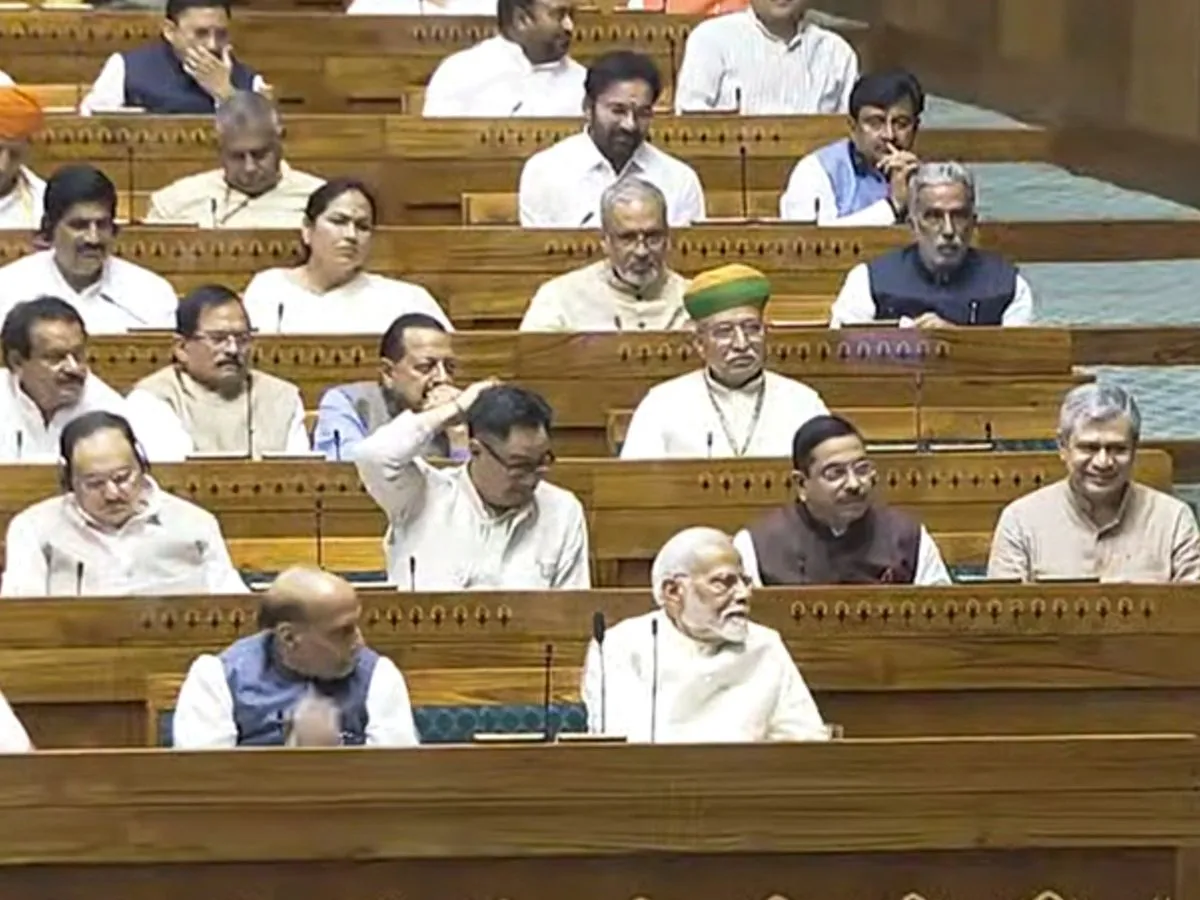 हिंदी, संस्कृत, असमिया, मैथिली...लोकसभा में शपथ ग्रहण के दौरान दिखी भाषाई विविधता की झलक , Hindi, Sanskrit, Assamese, Maithili... glimpse of linguistic diversity seen during oath taking in Lok Sabha