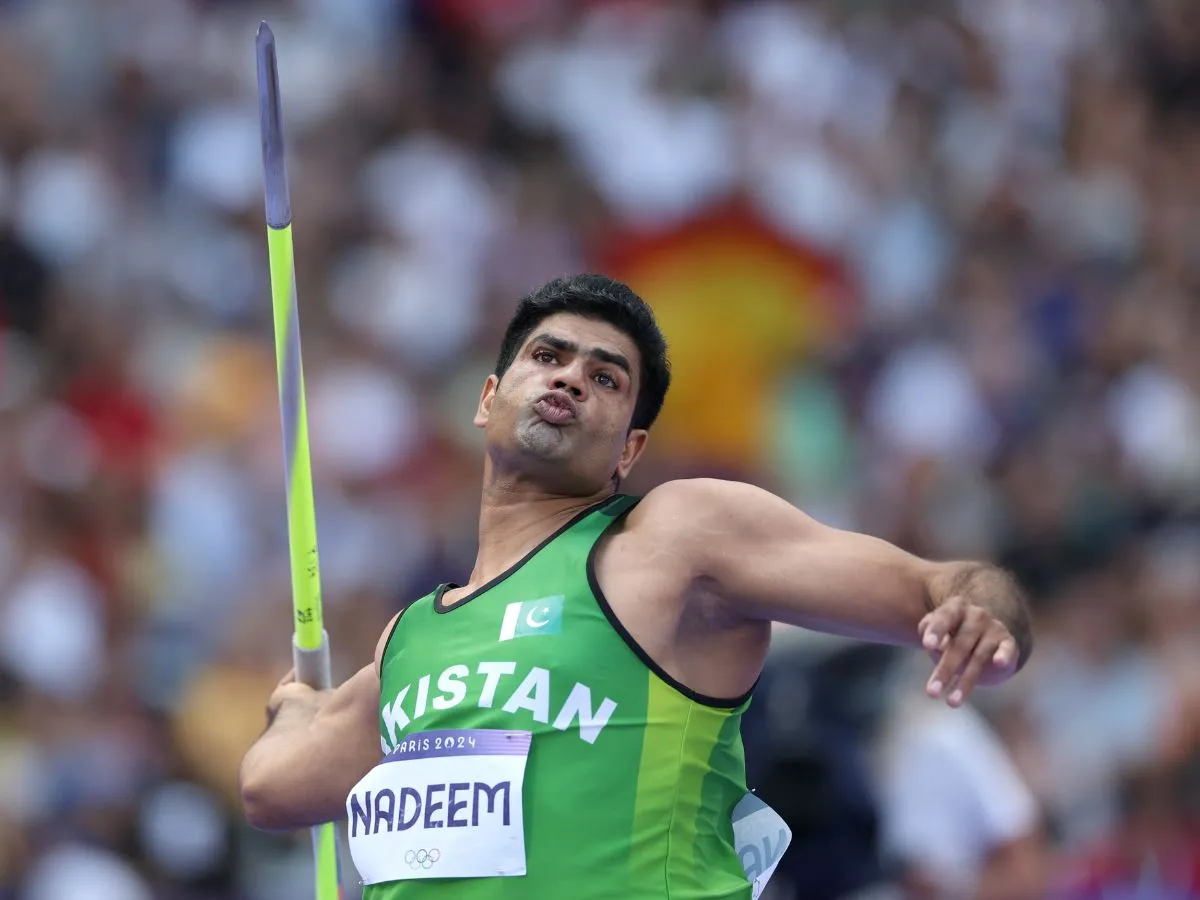 Had to do 'crowd funding' to buy javelin, money showered on Arshad Nadeem after getting gold in Olympics भाला खरीदने के लिए करनी पड़ी ‘क्राउड फंडिग’, ओलंपिक में गोल्ड मिलने के बाद अरशद नदीम पर पैसों की बारिश