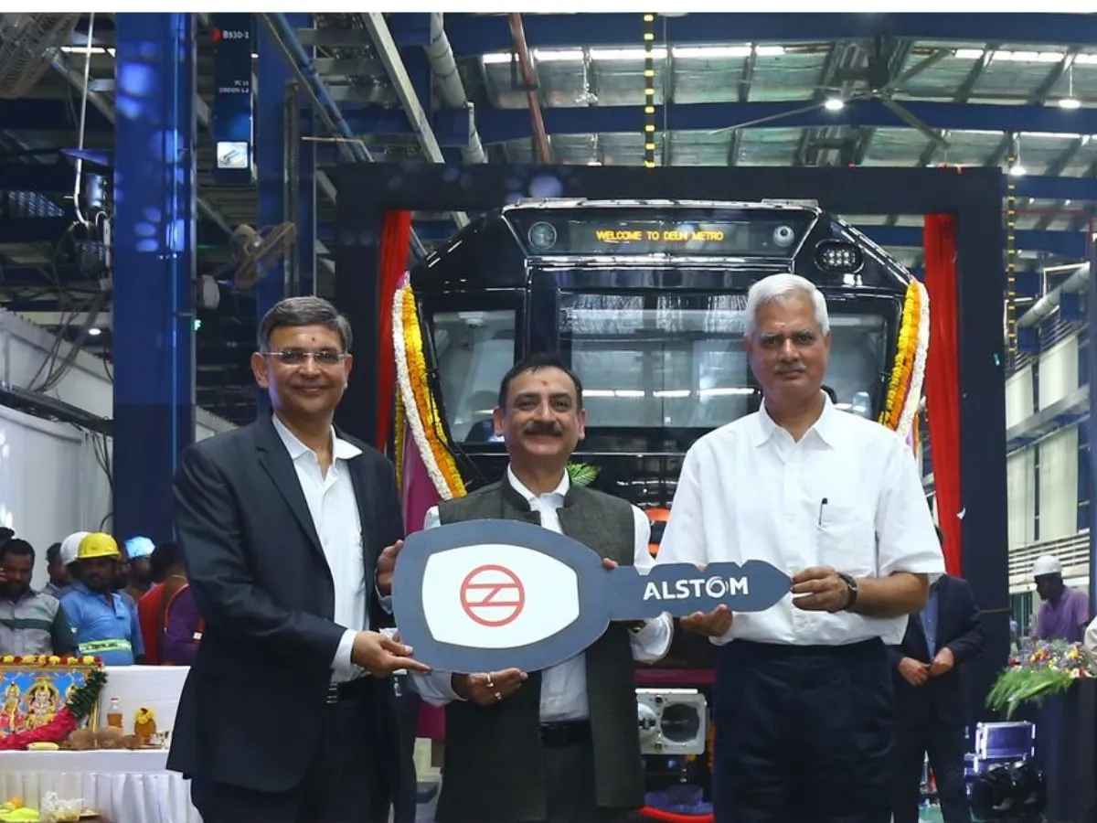 DMRC: Delhi Metro gets driverless train equipped with 'Make in India' technology, will run at this speed on three lines DMRC: दिल्ली मेट्रो को मिली बिना ड्राइवर वाली ‘मेक इन इंडिया’ टेक्नोलॉजी से लैस ट्रेन, तीन लाइनों पर इस स्पीड से चलेगी
