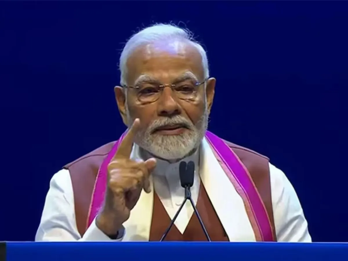 India Mobile Congress: डिजिटल दुनिया के लिए वैश्विक नियम और AI के नैतिक इस्तेमाल पर PM मोदी का जोर Gave 10 lakh government jobs to youth in one and a half years: Modi डेढ़ साल में युवाओं को 10 लाख सरकारी नौकरियां दीं : मोदी