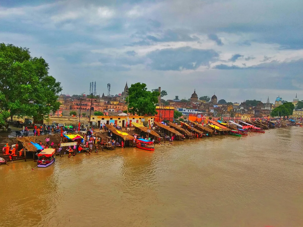 गंगा और सरयू नदी में चलेंगी इलेक्ट्रिक AC नौकाएं; वाराणसी, अयोध्या के  श्रद्धालु मौज से कर सकेंगे घाटों की सैर - electric ac boats will run in  ganga and saryu rivers ...