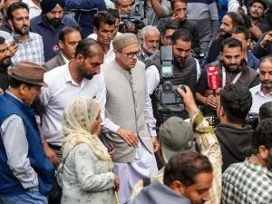 It will not be easy for National Conference-Congress to fulfill election promises, Omar Abdullah becoming CM in Jammu and Kashmir is almost certain नैशनल कॉन्फ्रैंस-कांग्रेस के लिए चुनावी वादे पूरे करना नहीं होगा आसान, जम्मू-कश्मीर में उमर अब्दुल्ला का CM बनना लगभग तय