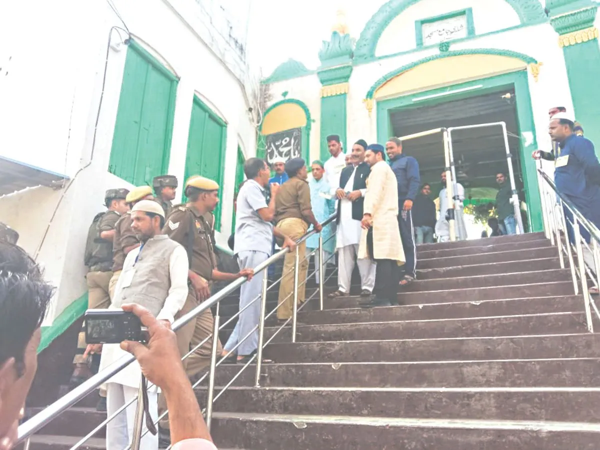 Ban on survey in Sambhal Masjid संभल मस्जिद में सर्वेक्षण पर रोक