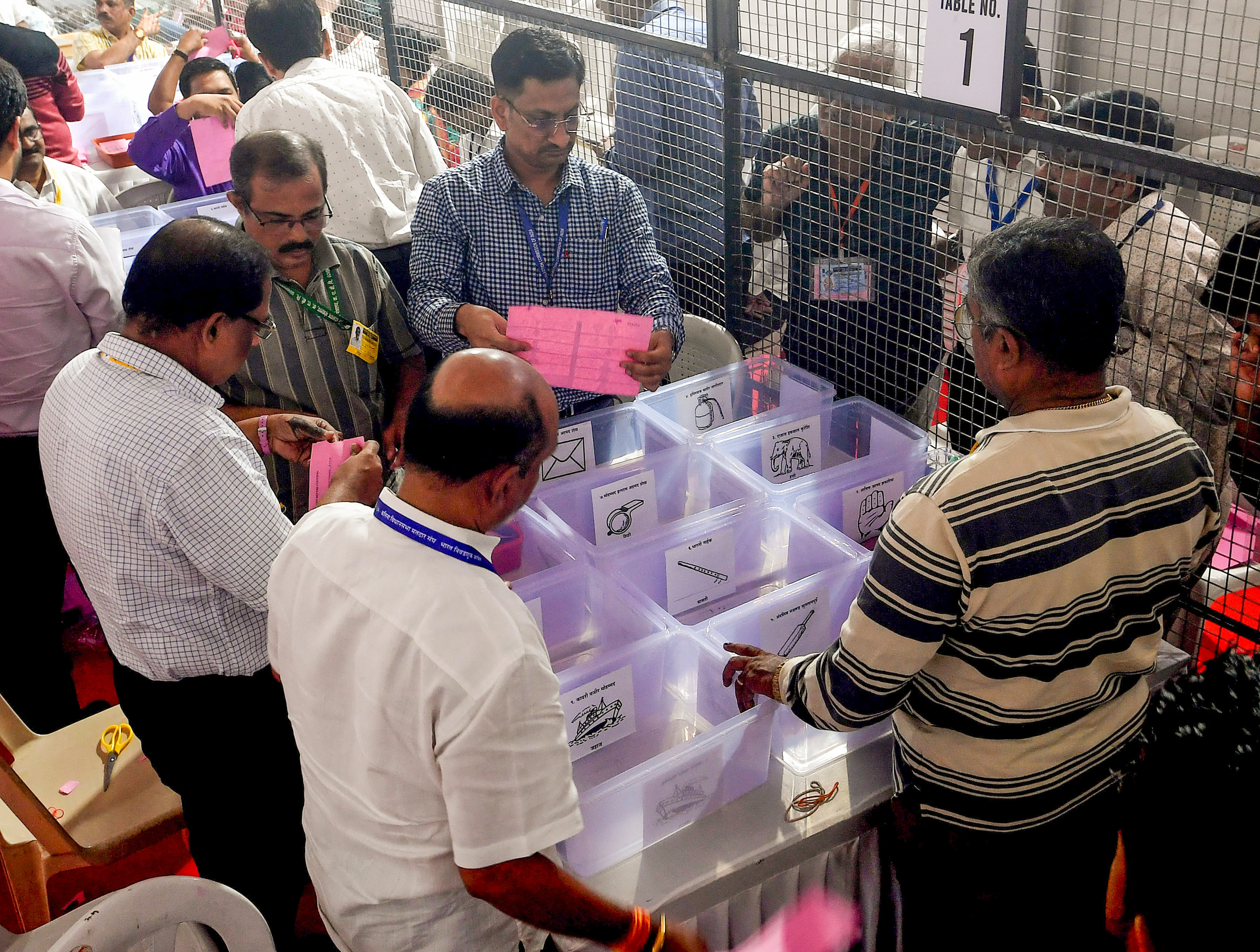 Assembly Election Results 2024: महाराष्ट्र में भाजपा नीत महायुति और झारखंड में ‘इंडिया’ गठबंधन जीत की ओर अग्रसर
