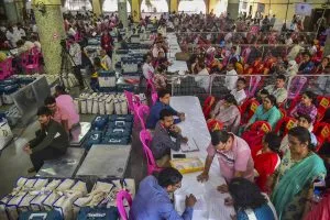 Maha polls
