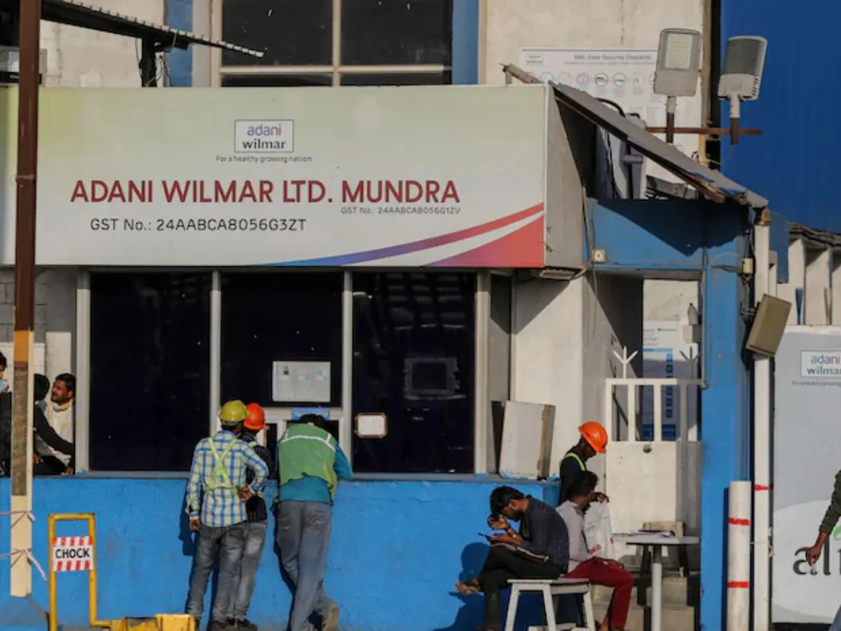 Adani Group will sell its entire stake in Adani Wilmar, a deal of more than two billion dollars Adani Wilmar में अपनी पूरी हिस्सेदारी बेचेगा अदाणी ग्रुप, दो अरब डॉलर से ज्यादा का सौदा