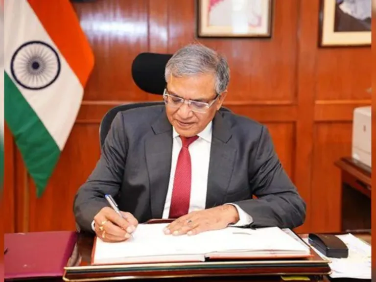SIR पर गरमाई सियासत, CEC ज्ञानेश कुमार को हटाने के लिए नया नोटिस देगा विपक्ष