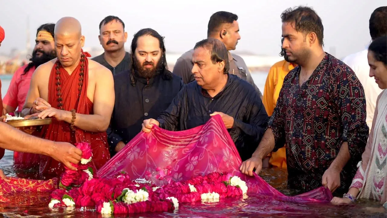 Mahakumbh Mukesh Ambani with 4 generations 