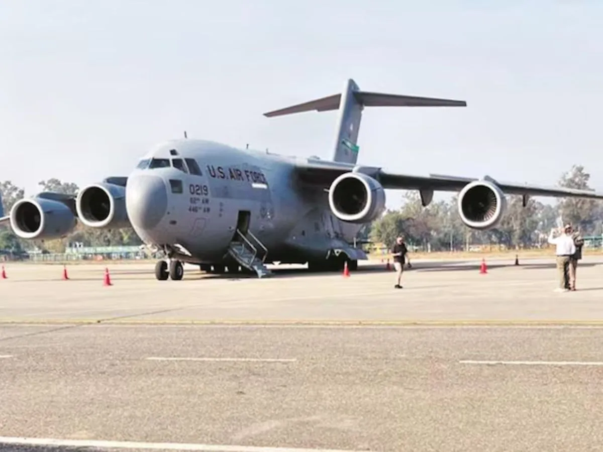 US Deport Indian Migrants: Third batch of 112 illegal immigrants returned from America, second flight lands in Amritsar within 24 hours 112 अवैध प्रवासियों का तीसरा जत्था अमेरिका से लौटा, 24 घंटे के भीतर अमृतसर में लैंड की दूसरी फ्लाइट