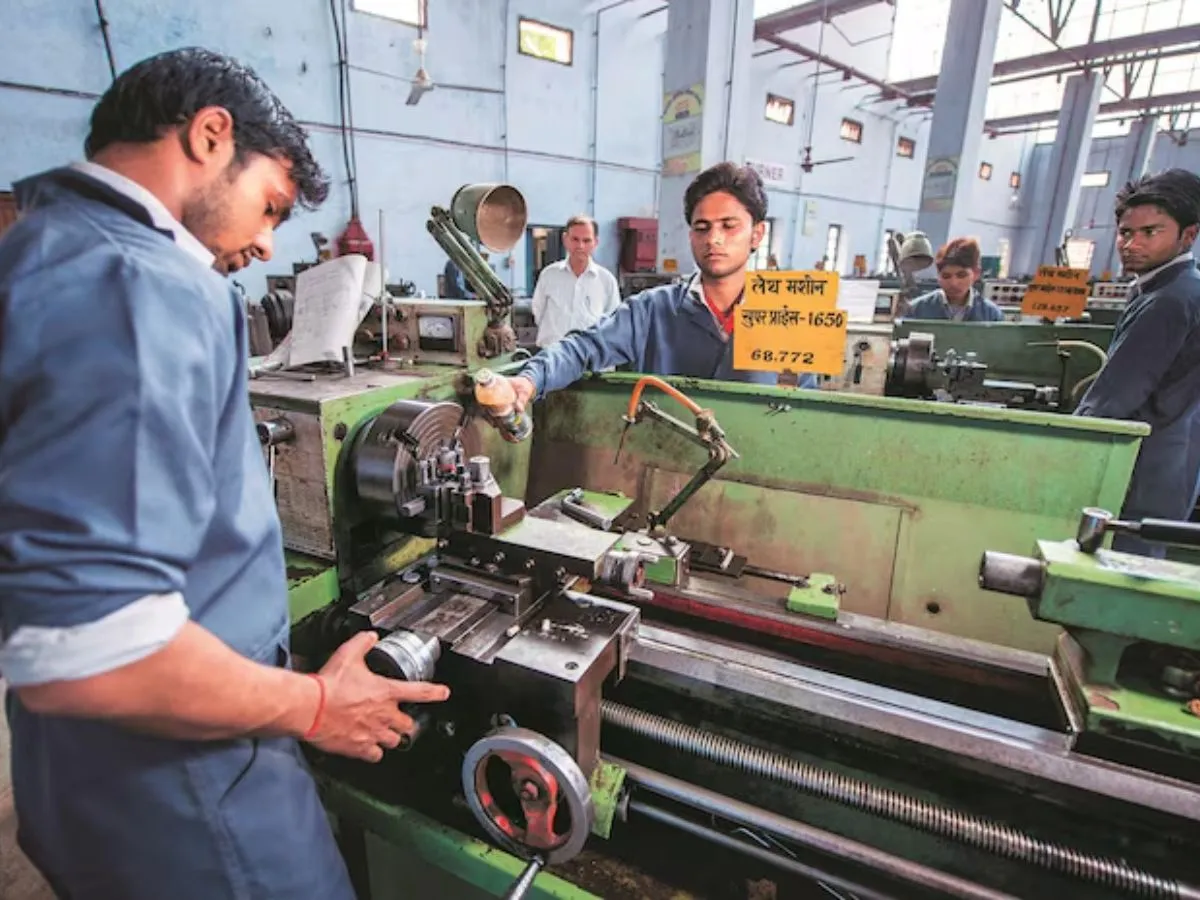 उत्तर प्रदेश में उद्योगों को अब और जल्दी मिलेगी NOC! हर जिले में खुलेंगे प्रदूषण नियंत्रण बोर्ड के ऑफिस UP Industry