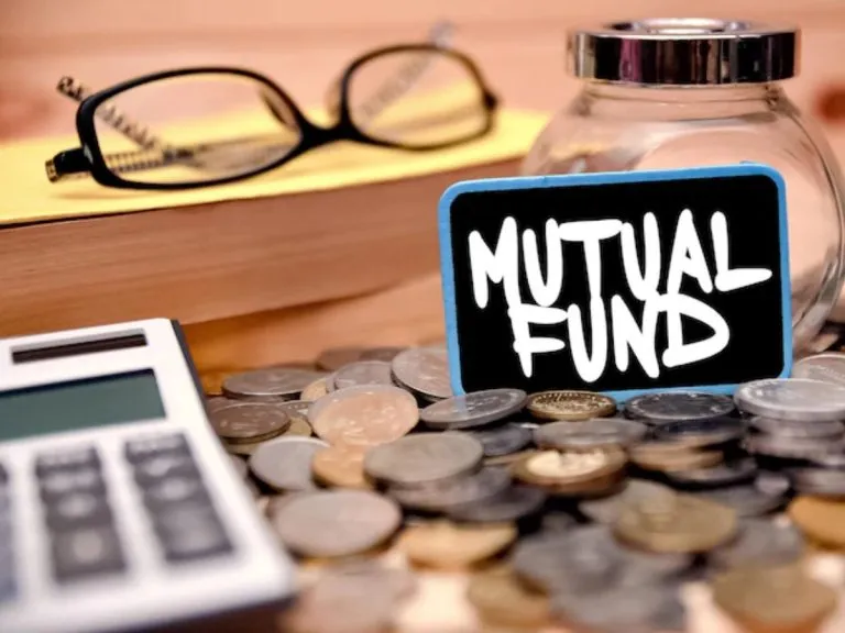 NFO में निवेश की सही रणनीति क्या होनी चाहिए? पैसा लगाने से पहले किन बातों का रखें ध्यान NFO में निवेश की सही रणनीति क्या होनी चाहिए? पैसा लगाने से पहले किन बातों का रखें ध्यान