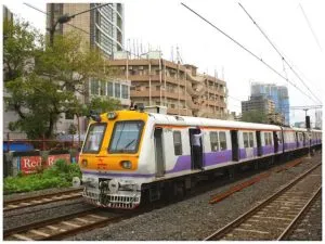 Mumbai train accident: मुंबई लोकल ट्रेन हादसे में 5 की मौत, रेलवे ने  सुरक्षा बढ़ाने के लिए स्वचालित दरवाजे लगाने का लिया फैसला- 5 killed in mumbai  local train accident ...