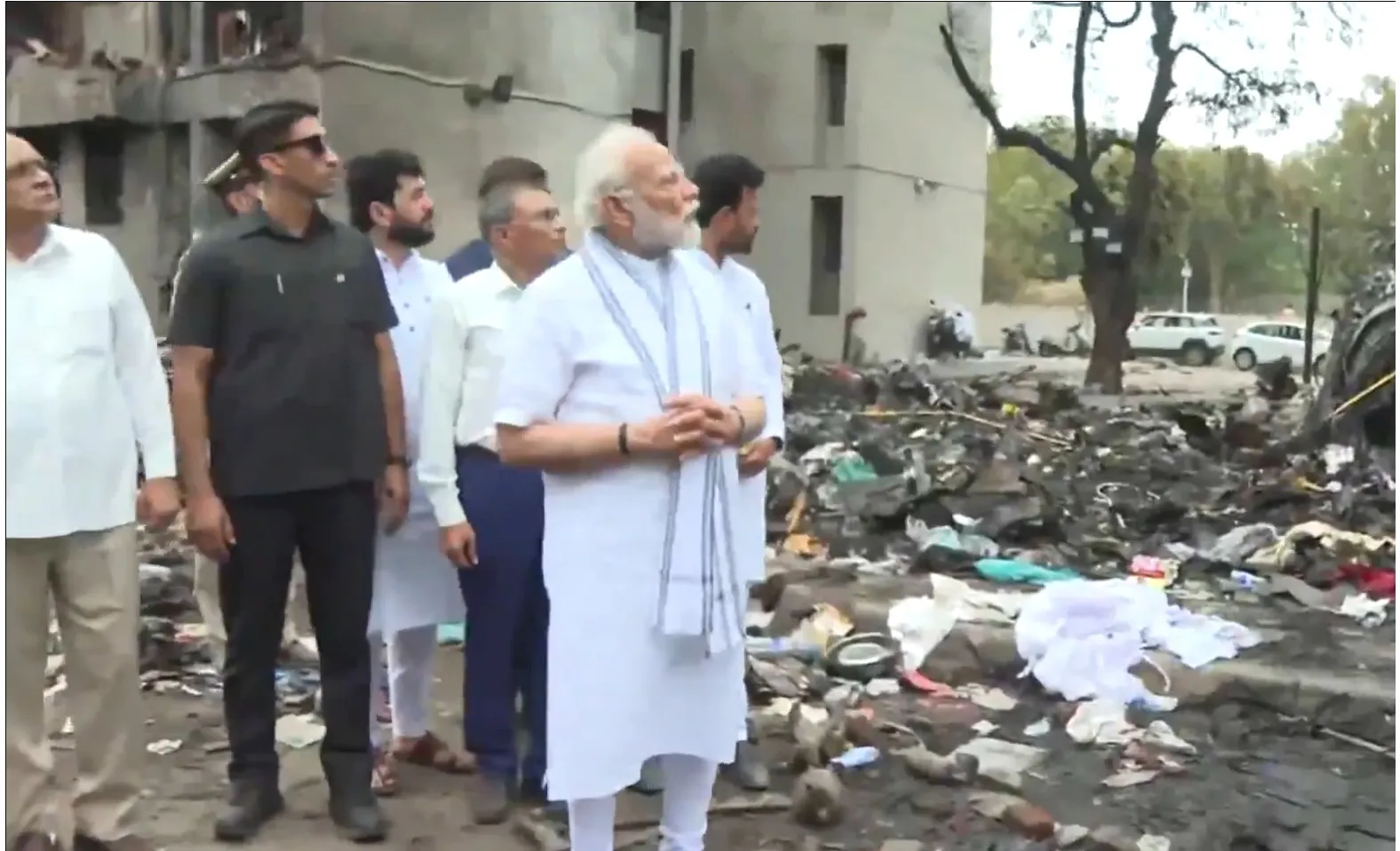 Air India Plane Crash: PM Modi ने प्लेन हादसे की ली ग्राउंड रिपोर्ट, अस्पताल में घायलों से मिले PM Modi Plane Crash Visit