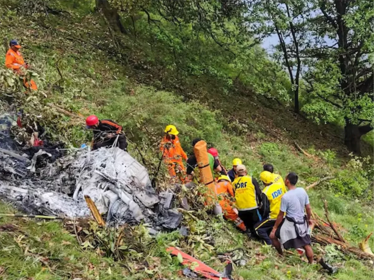 Kedarnath Helicopter Crash: केदारनाथ से उड़ान भरते ही क्रैश हुआ हेलिकॉप्टर, 7 की जान गई; दो महीने में पांचवीं घटना Kedarnath helicopter crash