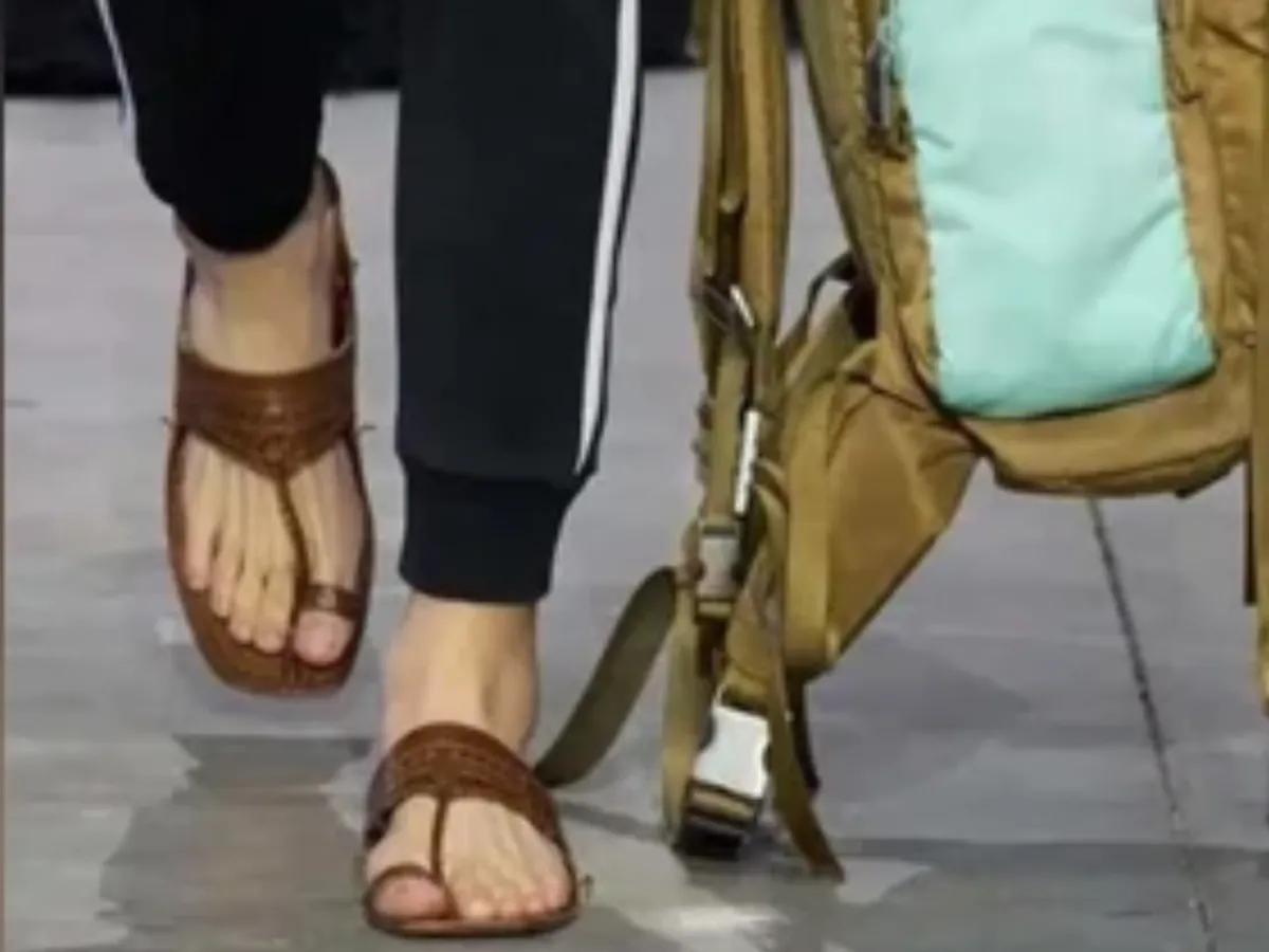 kolhapuri chappal