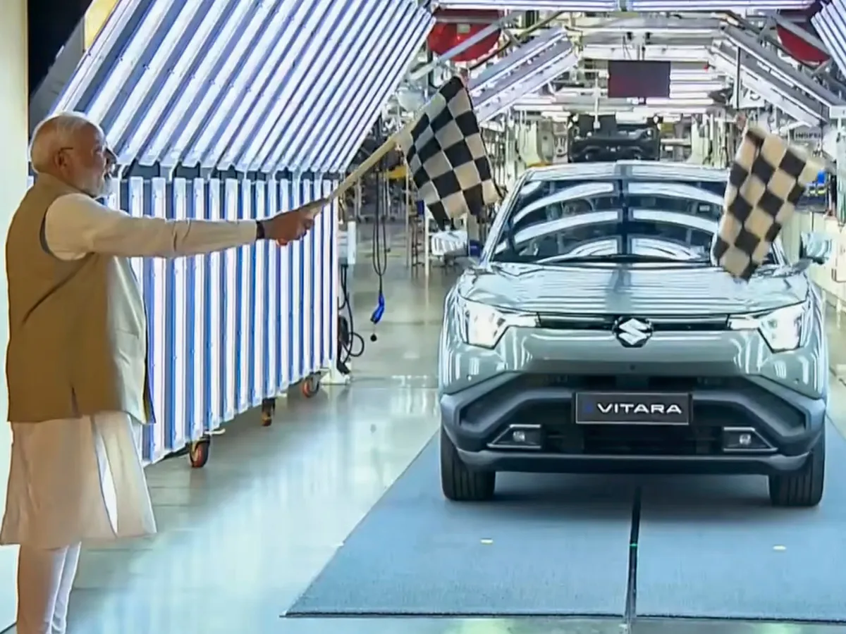 PM Modi flags off 'e-Vitara