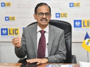 R Doraiswamy, CEO & MD, LIC