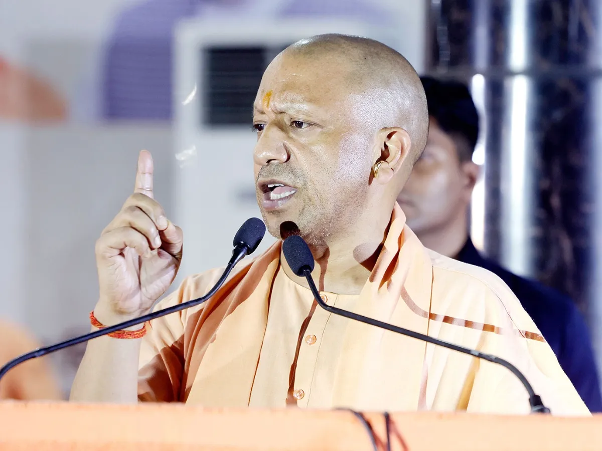 इन्वेस्ट यूपी के बाद योगी सरकार का नया फैसला, जिला उद्योग केंद्रों को कॉरपोरेट रूप देने की योजना