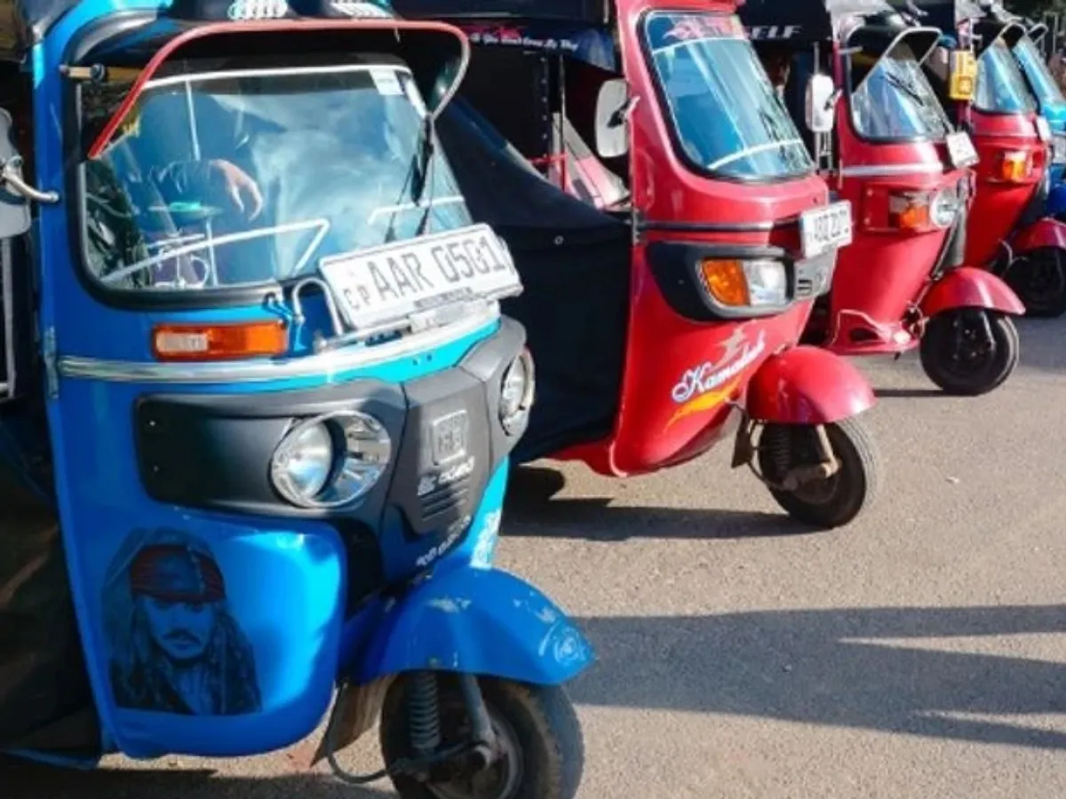 three-wheeler