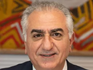 Exiled Iranian crown prince Pahlavi calls for strikes, plans his return