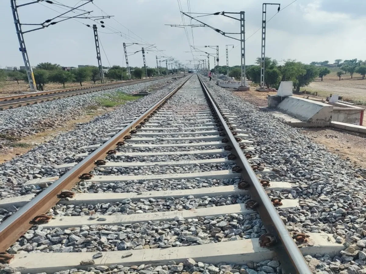 कबाड़ बना खजाना! भारतीय रेलवे ने स्क्रैप से छापे ₹6,735 करोड़, कई जोनों ने तोड़े रिकॉर्ड