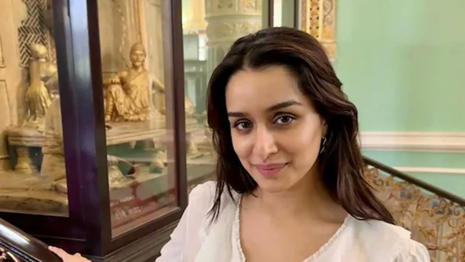 shraddha kapoor Apartment