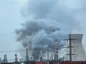 Kuwait's oil ministry building set ablaze by Iranian drone strike