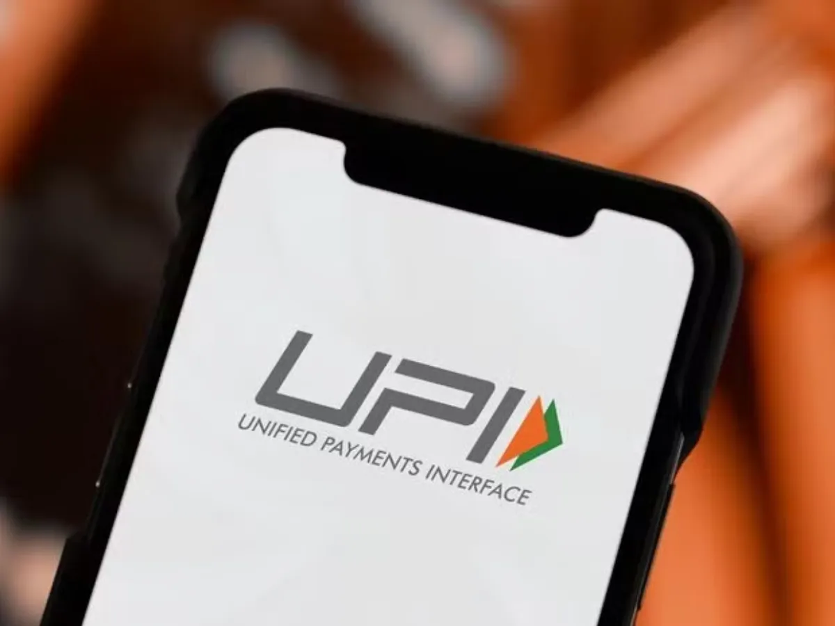 UPI की लागत घटाने के लिए सरकार के सामने दो विकल्प, बड़े लेन-देन पर MDR की तैयारी