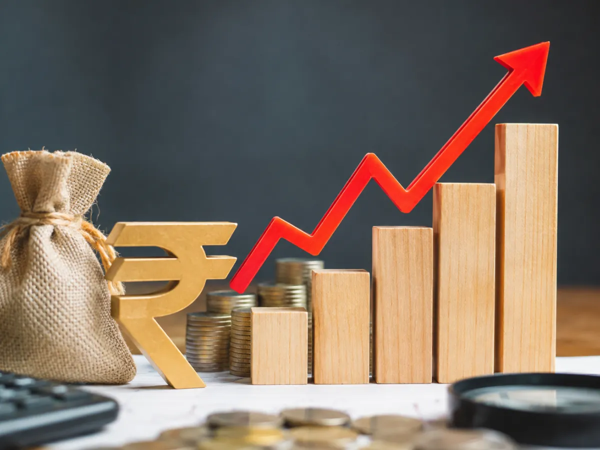 RBI MPC 2026: महंगाई का अनुमान घटाया, ग्रोथ बढ़ाई... जानिए CPI और GDP पर गवर्नर ने क्या कहा