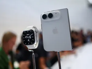 iPhone Duo and an Apple Watch