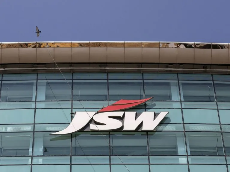 EV सेक्टर में JSW का बड़ा दांव: पेश किया ‘Ampestar’ ब्रांड, 2030 तक 1 लाख ई-वाहन बनाने का लक्ष्य