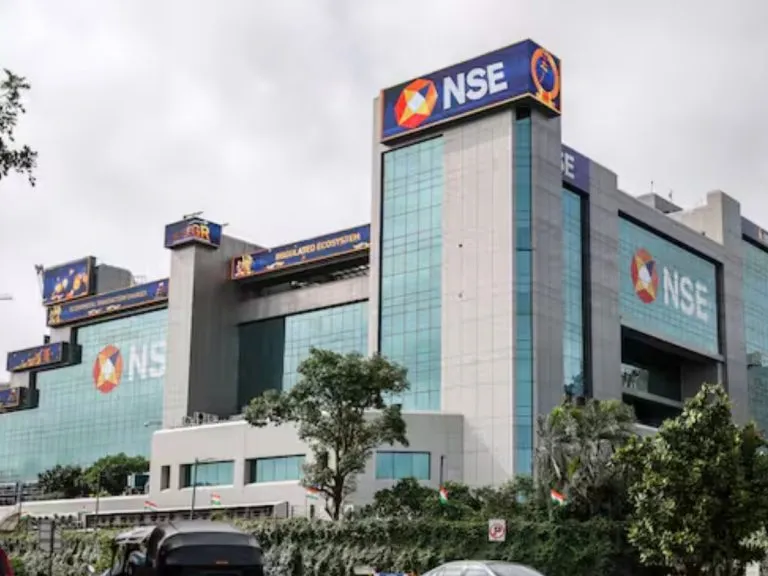 NSE IPO 5.7 गुना भरकर बंद, गुरुवार को BSE पर होगी लिस्टिंग; GMP से कितनी कमाई का संकेत? NSE IPO 5.7 गुना भरकर बंद, गुरुवार को BSE पर होगी लिस्टिंग; GMP से कितनी कमाई का संकेत?