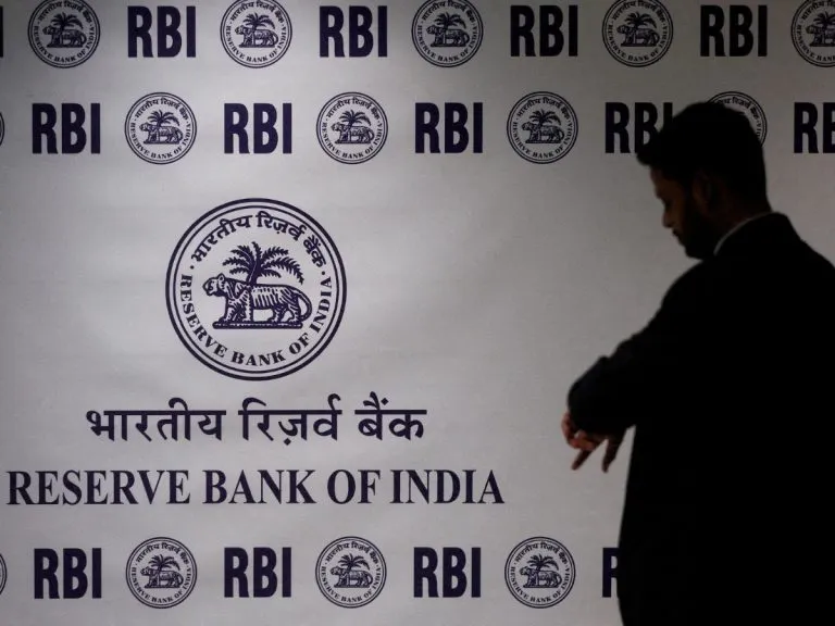 UPI MDR: ₹2,000 से ज्यादा के भुगतान पर लगेगा शुल्क, क्या फिर कैश की तरफ लौटेंगे लोग? RBI ने बताया