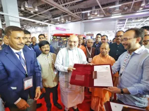 यूपी में बन रहे डिफेंस कॉरिडोर से मेडिकल डिवाइस पार्क तक, अमित शाह ने गिनाए बदलाव